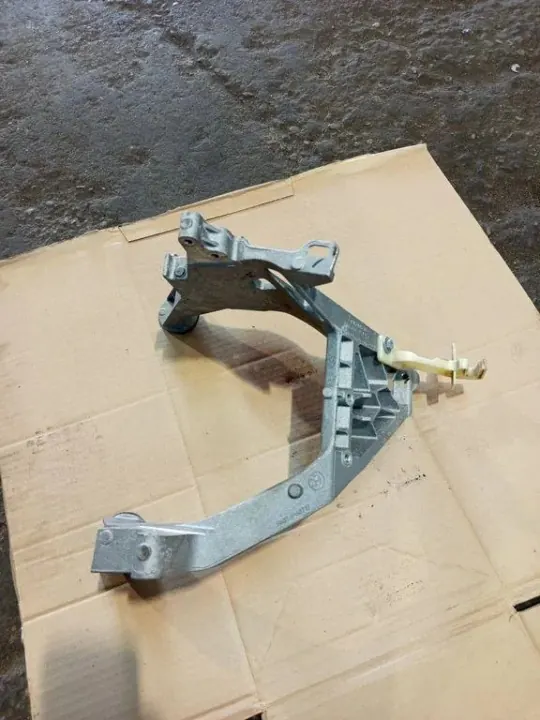 Rattstolpsfäste OEM 668719 för BMW 5 GT image 2
