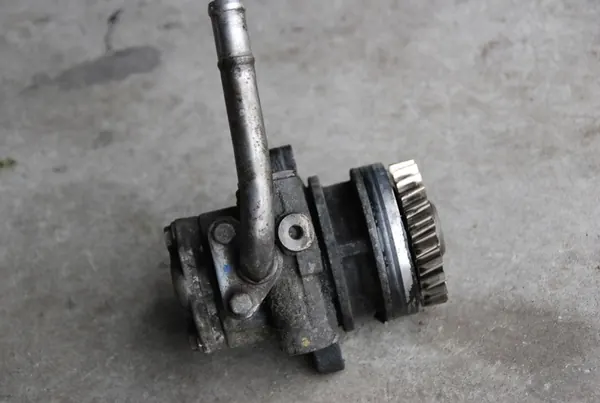 Bomba de Direção VW T5 2.5TDI Sem AC OE image 3