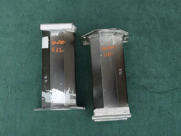 Aston Martin V12 Vantage S kreukelzone bout OEM BD23-71470-AC image 2