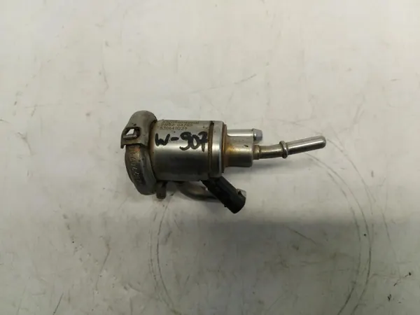 Injecteur AdBlue Mercedes OEM A0004905300 - Occasion image 2