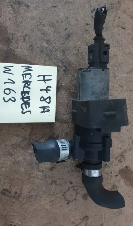 Pompa di circolazione dell'acqua aggiuntiva Mercedes ML W163 OE A0018356064 image 3