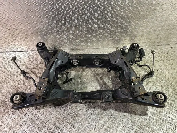 UTO39861 Subchassi traseiro para Jaguar XE 2017 - Usado image 2