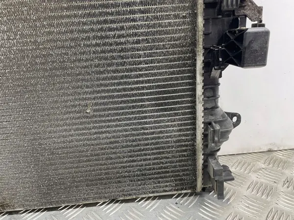 Radiateur d'eau Ford S-MAX 2007 OEM AMD55731 image 6