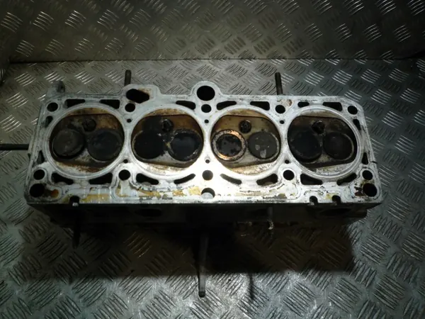 Audi A3 1.6 Cylinderhuvud OEM 06B103373T image 3