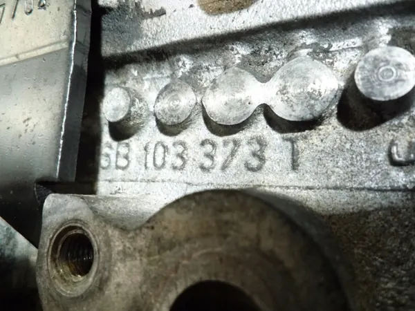 Audi A3 1.6 Cylinderhuvud OEM 06B103373T image 5