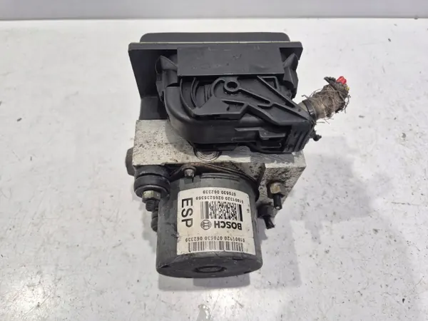 Bomba ABS OEM 51801320 para Fiat 500 - Usada image 4