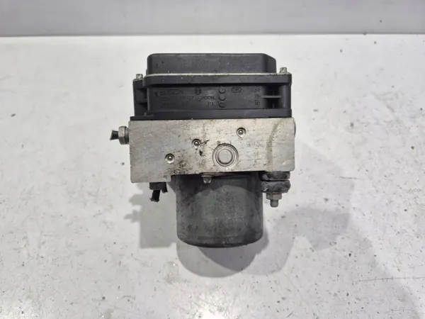 Bomba ABS OEM 51801320 para Fiat 500 - Usada image 7