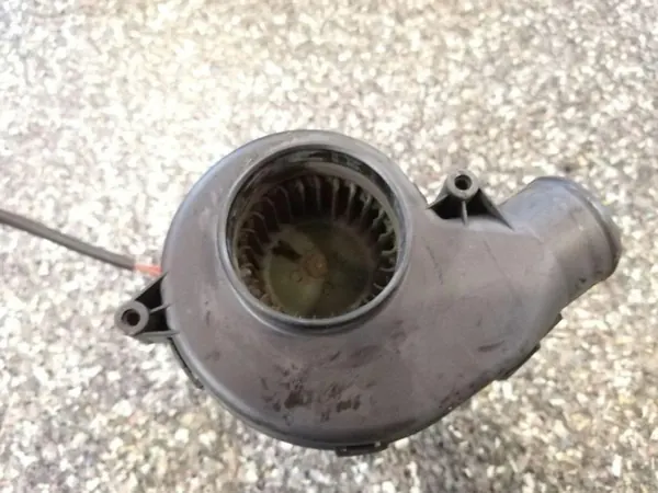 Radiateur de chauffage OEM 1298300608 Mercedes M W163 image 3