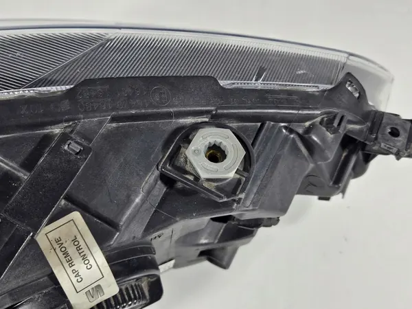 Farol dianteiro esquerdo SEAT IBIZA V 6F ARONA image 9