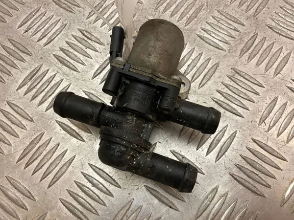 Volvo XC90 2018 Válvula de Refrigerante OEM 31338385 image 3