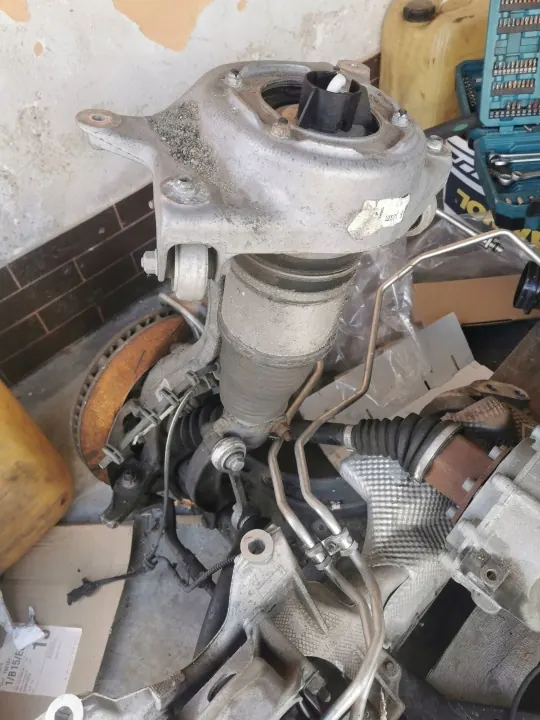 Porsche Macan oikea iskunvaimennin OEM 95B616039AE image 2