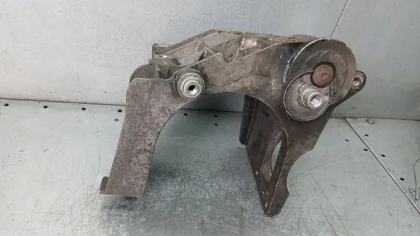 Generatorfäste Ford Ka I 1.3B 96-08R OEM image 2
