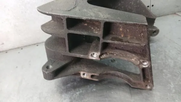 Generatorfäste Ford Ka I 1.3B 96-08R OEM image 4