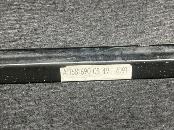 Mercedes A-Klasse W168 Kofferraumablage OEM A1686900549 image 3