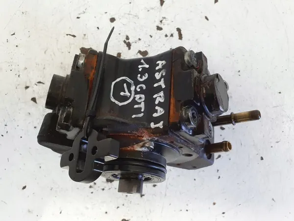 Opel Astra IV J 1.3 CDTI Dieselpomp GM 0445010247 image 2