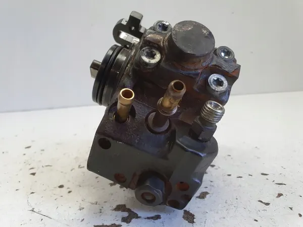 Opel Astra IV J 1.3 CDTI Dieselpomp GM 0445010247 image 3