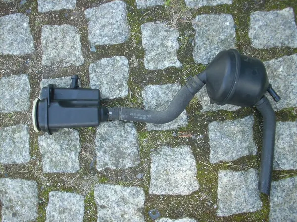 Réservoir direction assistée Audi A8 D4 OEM 4H0422373B image 2