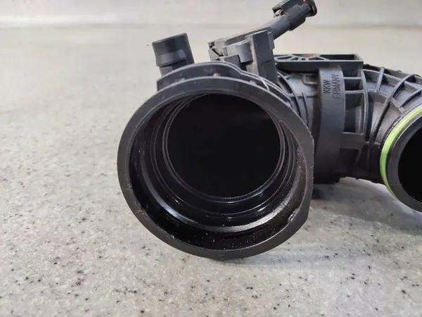 Intercooler Rohr 04E145641A Skoda Karoq 1.5 image 4