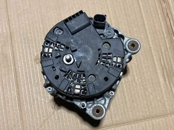 Vaihtovirtageneraattori VW Skoda Seat 180 A image 3