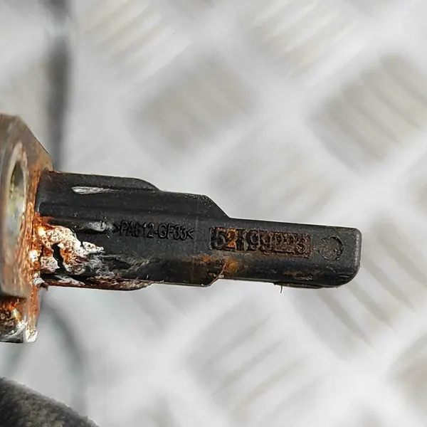 Fiat 500 2024 Sensor de velocidade da roda ABS esquerdo OEM 52199223 image 6