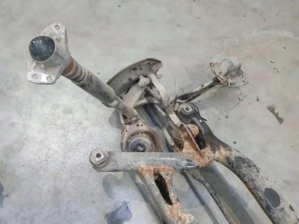 OEM AUST131086 Hinterachsschwinge Kit Gebraucht image 4