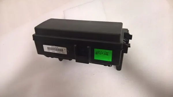 Zekeringkast OEM 04692164AB voor Jeep Grand Cherokee image 2