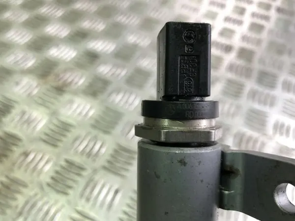 MERCEDES W219 3.2 CDI Brandstofrail Sensor OEM image 3