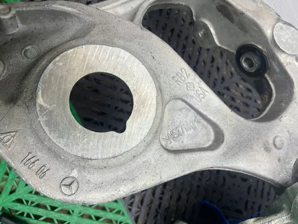 Mercedes-Benz ML W166 Hinterachsschwinge OEM BKY3705 image 6