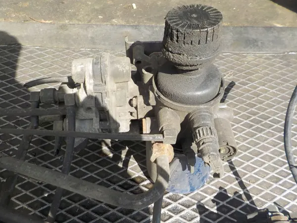 Soupape de sécheur d'air DAF XF 105 OEM EURO 5 image 3