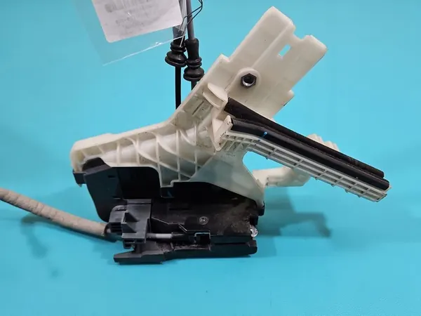 Höger Baklås 81420-F2000 Hyundai Elantra VI 15-20 image 5