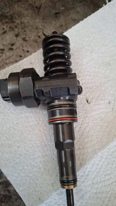 Iniettore 1.9 TDI ASZ 0414720028 038130073AA image 2