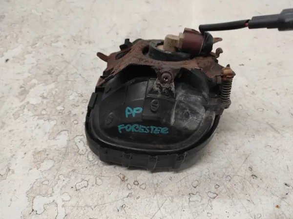 Subaru Forester I Halogenstrålkastare Höger Fram OEM image 4