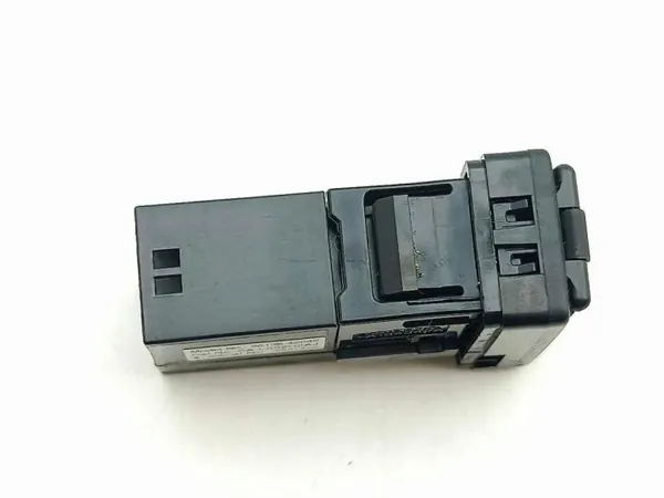 Toyota RAV4 IV Aux/USB Multimedia-aansluiting OEM 8619042040 image 6