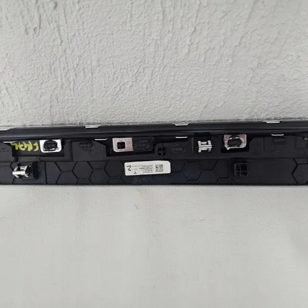 Tesla X Plaid 2022 Oikea Ovenlista OEM 166156400C image 10