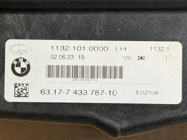 BMW 3 G20 G21 19- Faro antiniebla LED izquierdo OEM 63177433787 image 4