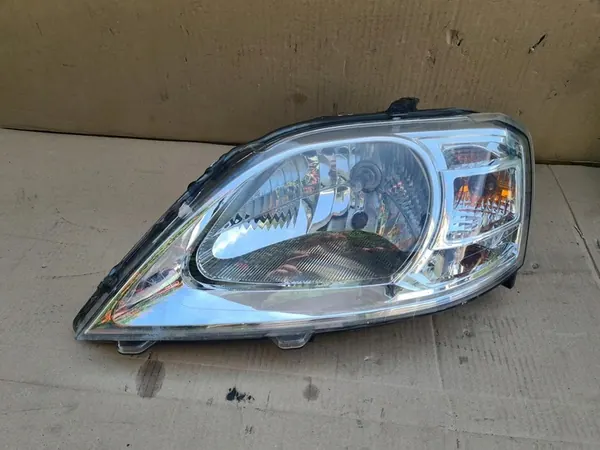 Faros delanteros izquierdo Dacia Logan Sandero 8200744753 image 2