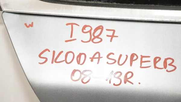 Puerta trasera derecha OEM 360186781 Skoda Superb II image 7