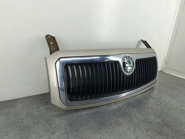 Griglia anteriore Skoda Fabia I 2003-2004 OEM 00201117013 6Y0853668 image 2