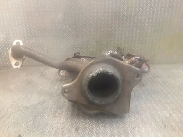 Pakoputken keräin Lexus CT 200H OEM MDY14899 image 3
