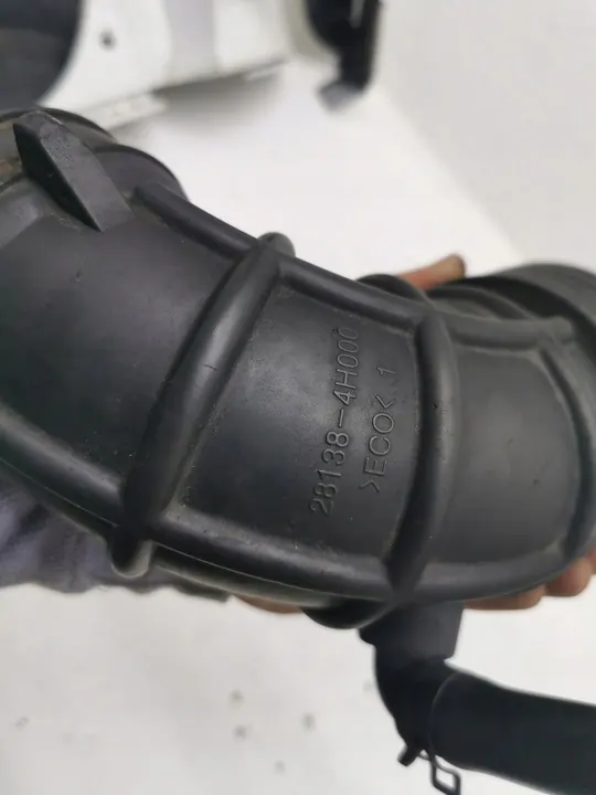 Luftrohr Hyundai H-1 II 2.5 CRDi image 5