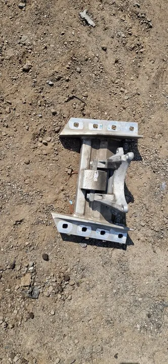 Mercedes SL W231 gearbox mount A2312401202 image 1