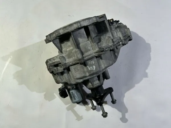 Caixa de transferência Ford OEM L1M37A195AE - Usada image 9