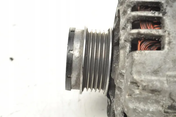 VW PASSAT B5 1.9 TDI Vaihtovirtageneraattori 028903029E image 4