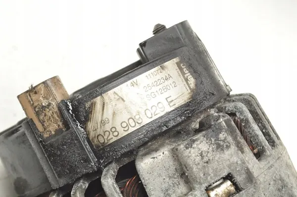 VW PASSAT B5 1.9 TDI Vaihtovirtageneraattori 028903029E image 7