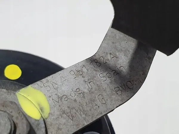 Volkswagen Tiguan 5NA 2016 Buzina 3B0951221D image 5