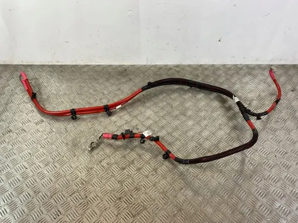Abrazadera terminal positiva Jeep OEM P68380188AD image 2