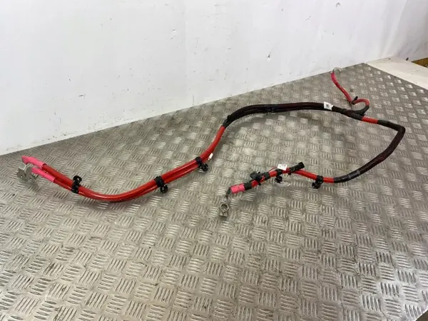 Abrazadera terminal positiva Jeep OEM P68380188AD image 7