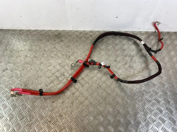 Abrazadera terminal positiva Jeep OEM P68380188AD image 9