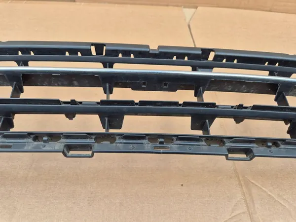 Griglia centrale paraurti anteriore VW Passat B8 3G0853677A image 6