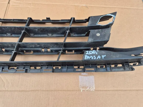 Griglia centrale paraurti anteriore VW Passat B8 3G0853677A image 8